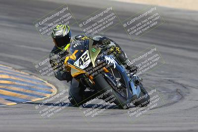 media/Nov-15-2024-CVMA Friday Practice (Fri) [[b142d29251]]/4-Group 4 and Trackday/Session 2 (Turn 10)/